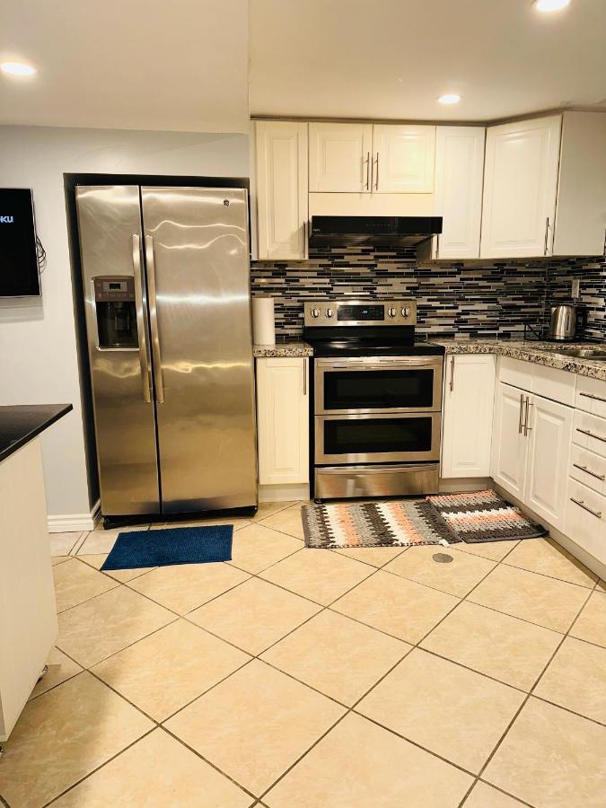 Deluxe Double Room Ii- Hazel Stays Mississauga Exterior foto