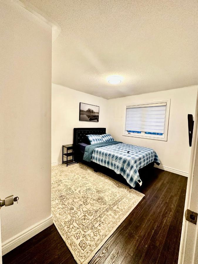Deluxe Double Room Ii- Hazel Stays Mississauga Exterior foto